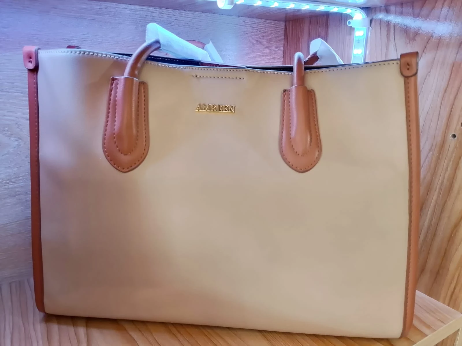 Ladies Hand Bag